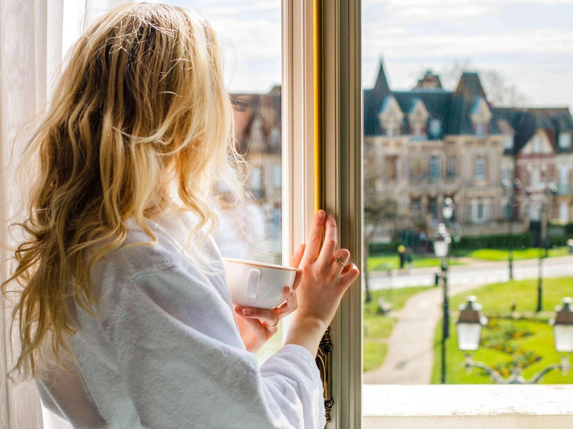 Le Grand Hotel De Cabourg - Mgallery Collection Екстериор снимка
