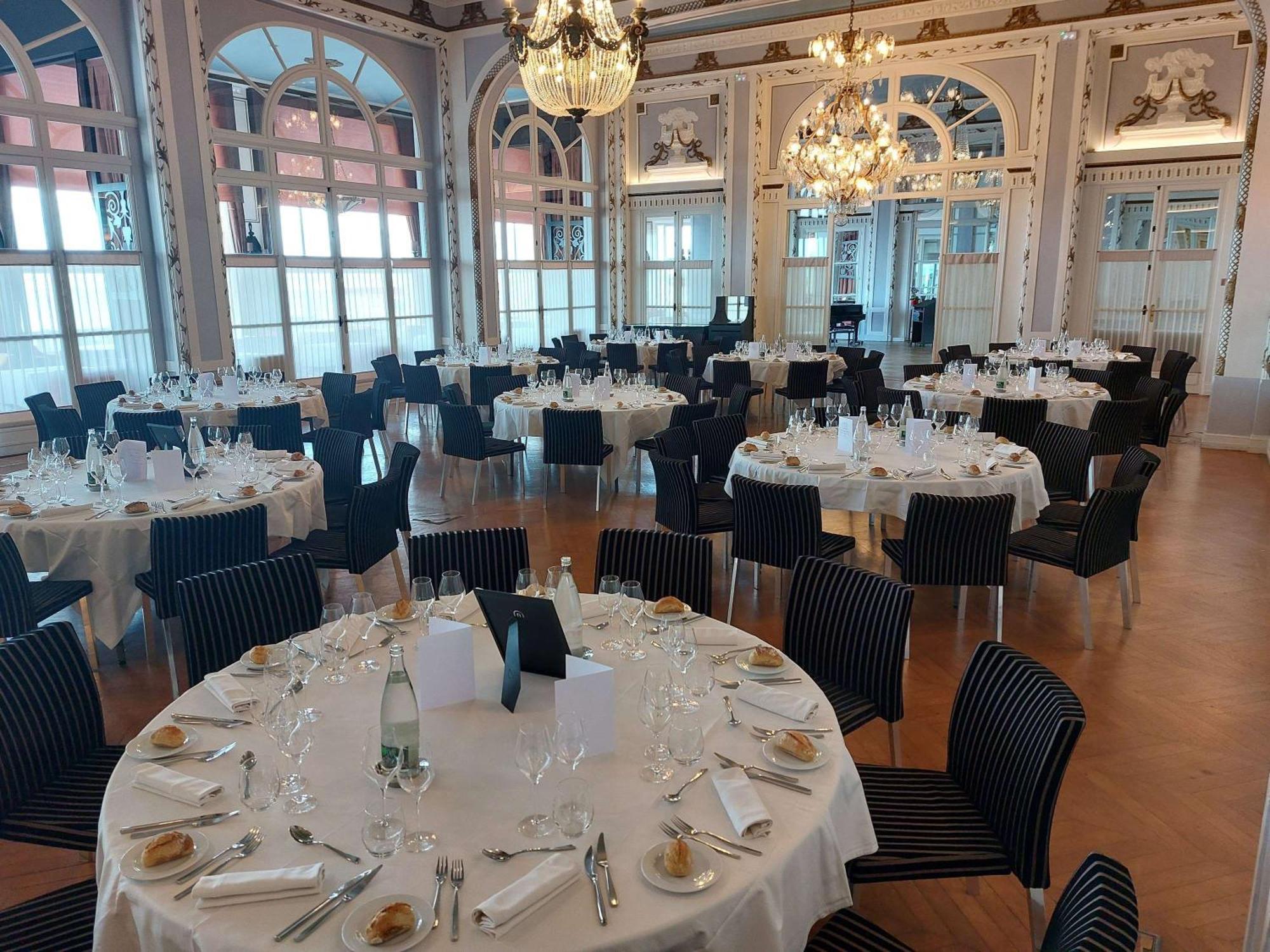 Le Grand Hotel De Cabourg - Mgallery Collection Екстериор снимка