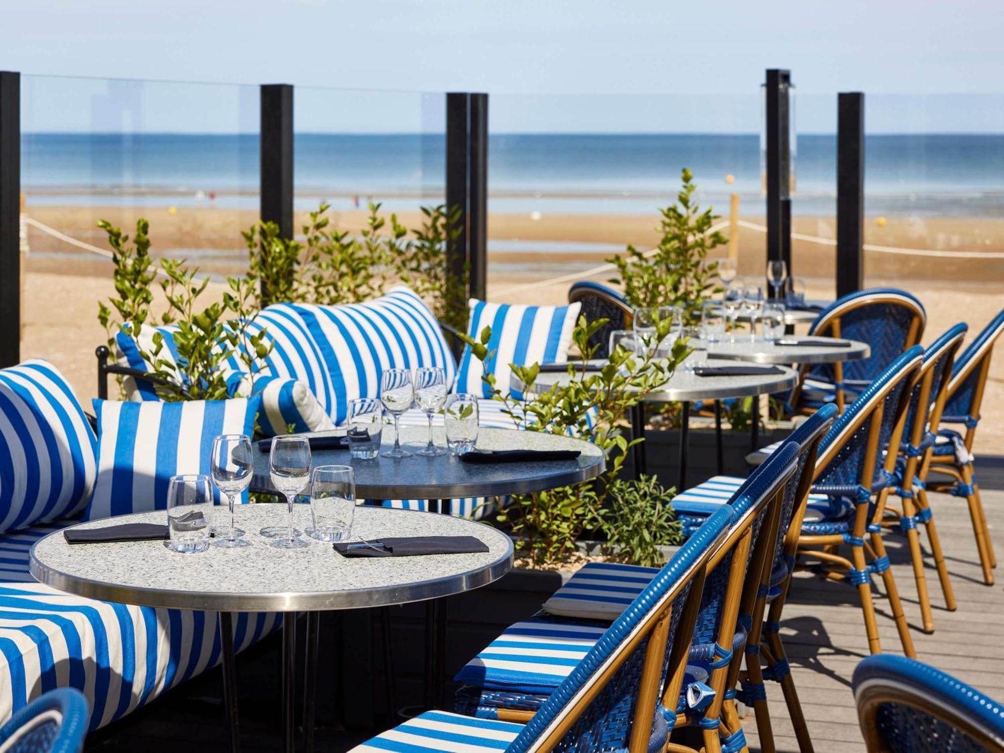 Le Grand Hotel De Cabourg - Mgallery Collection Екстериор снимка