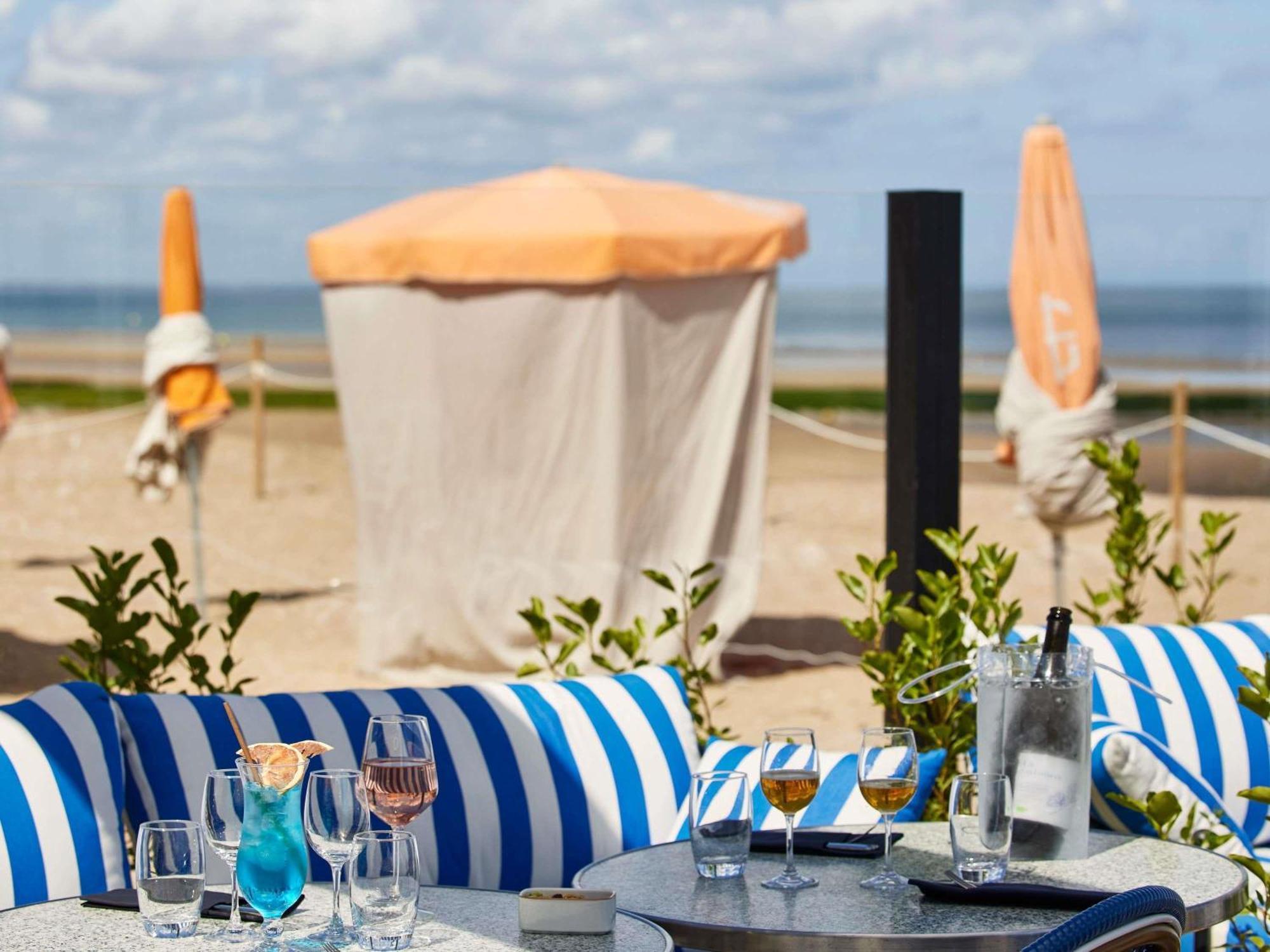 Le Grand Hotel De Cabourg - Mgallery Collection Екстериор снимка