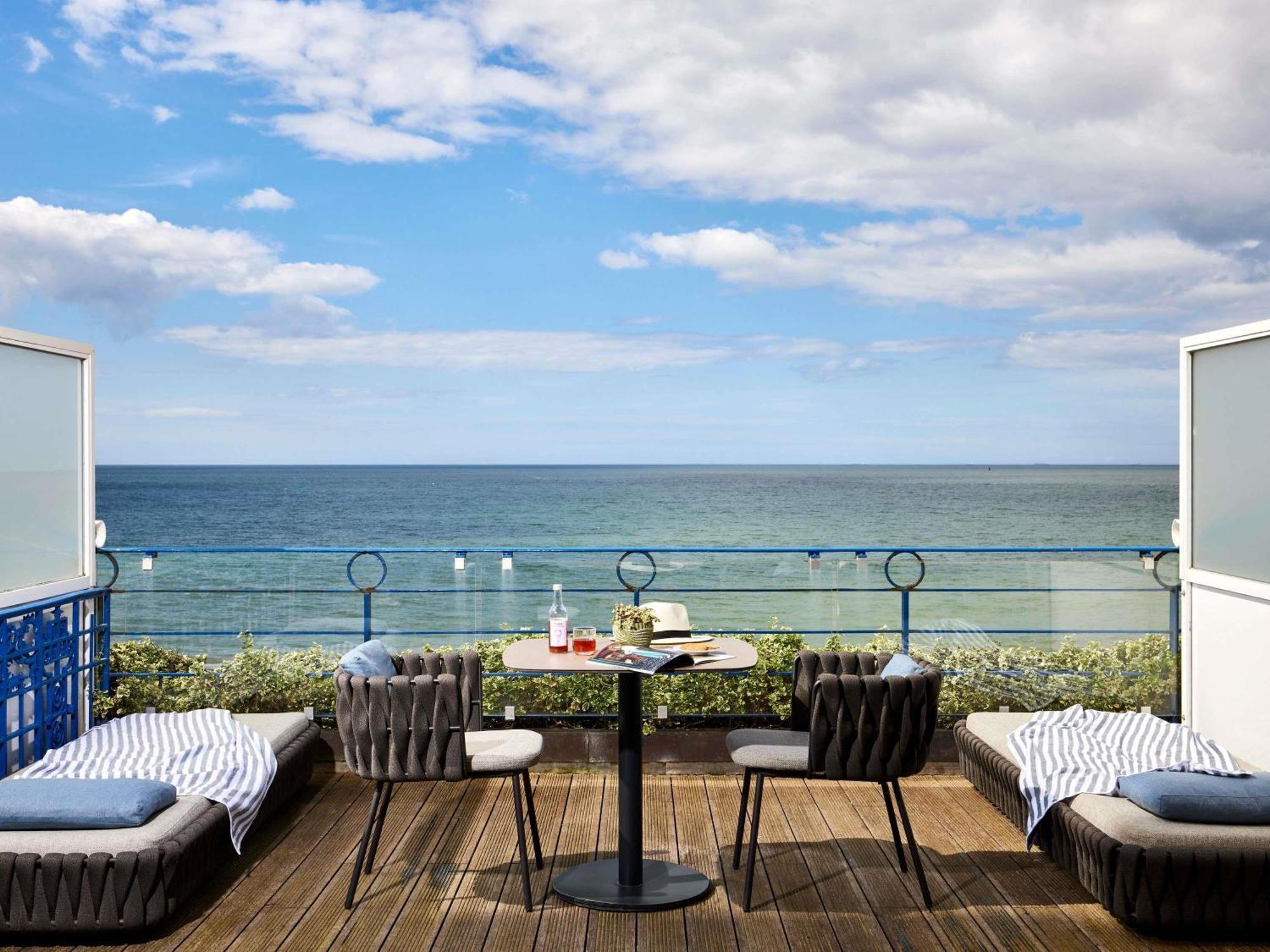 Le Grand Hotel De Cabourg - Mgallery Collection Екстериор снимка